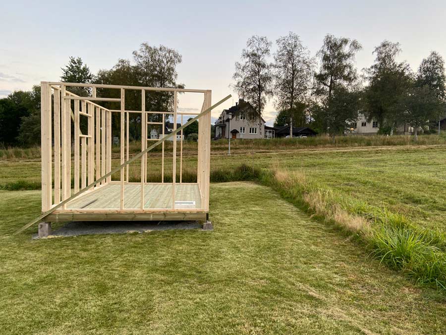 Tillbyggnad under uppförande med hantverkare från AF Byggservice på plats