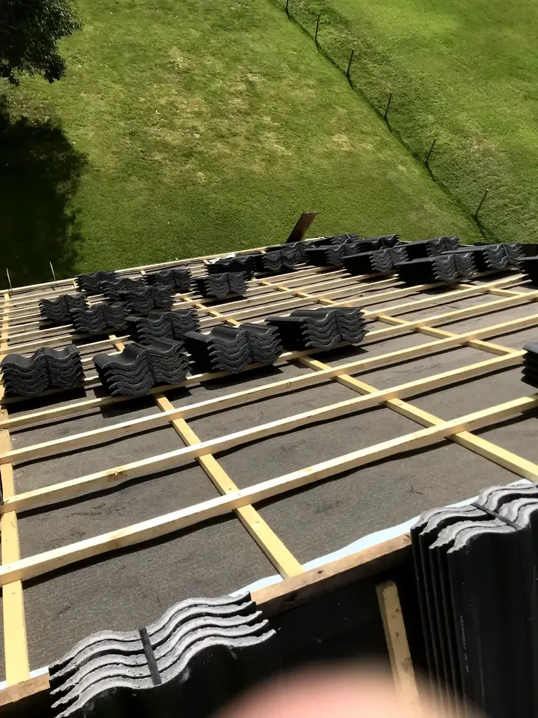 Takbyte i Värnamo, montering av nytt tak